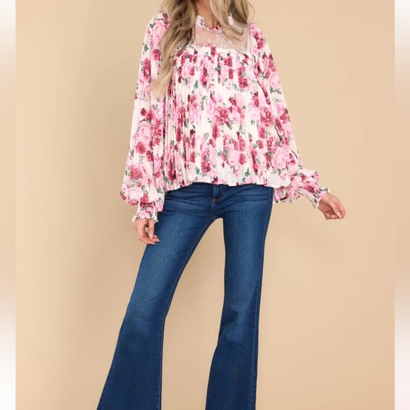 Aura pink floral blouse with lining.​ - Picture 2 of 5